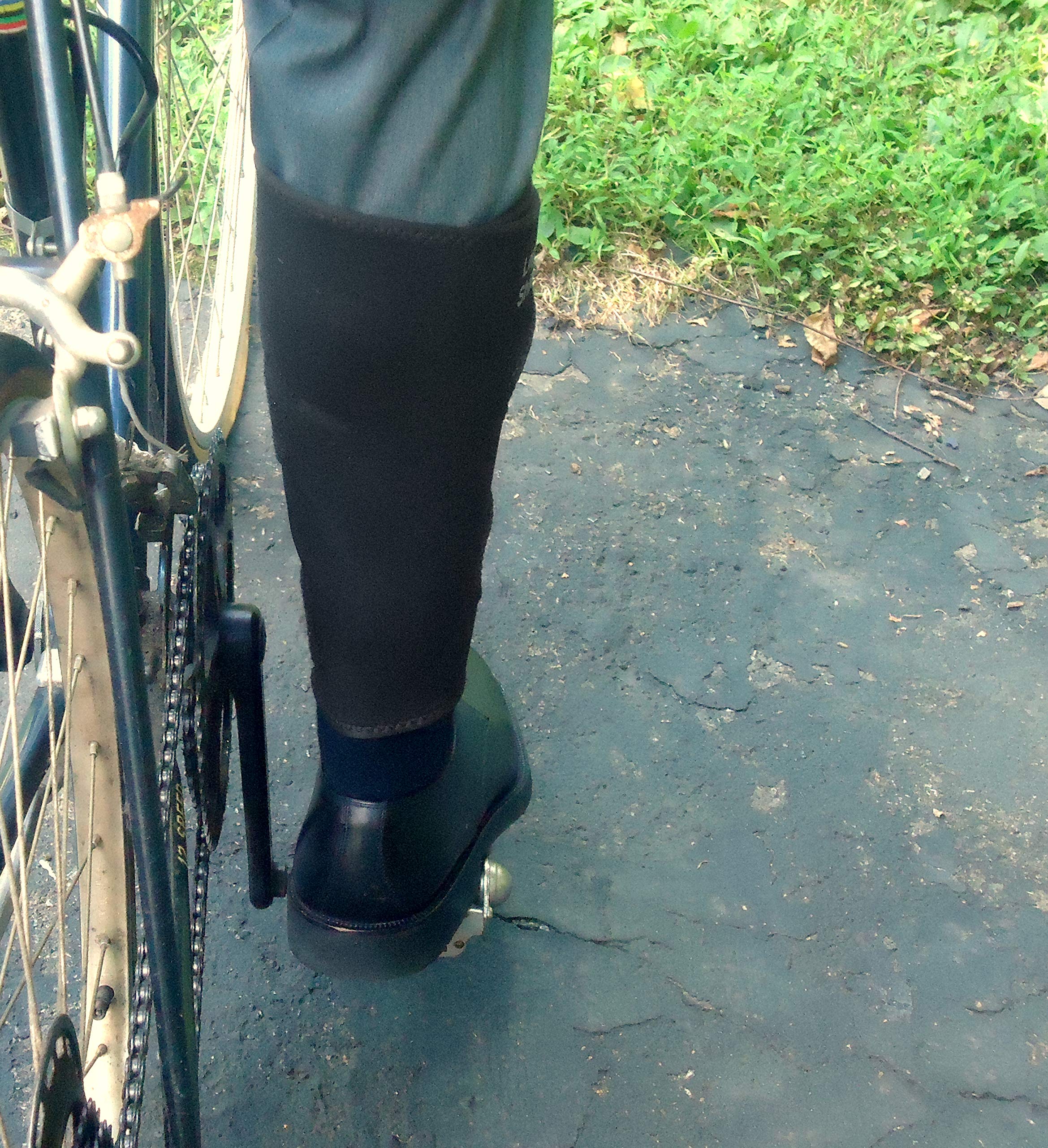 Leg Shield Bike Pant Protector - Completely Protects Cyclist's Pants from Grease and Chain Unlike Existing Straps and Clips - Comfortable, Snug Fit, Easy On/Off (1 Unit)