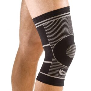 MUELLER Sports Medicine 4-Way Stretch Knee Support Sleeve, For Men and Women, Black, L/XL