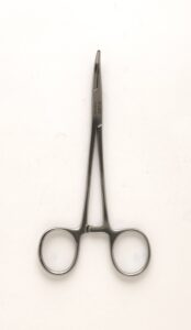 p-line bent nose stainless steel hemostat (5-inch)