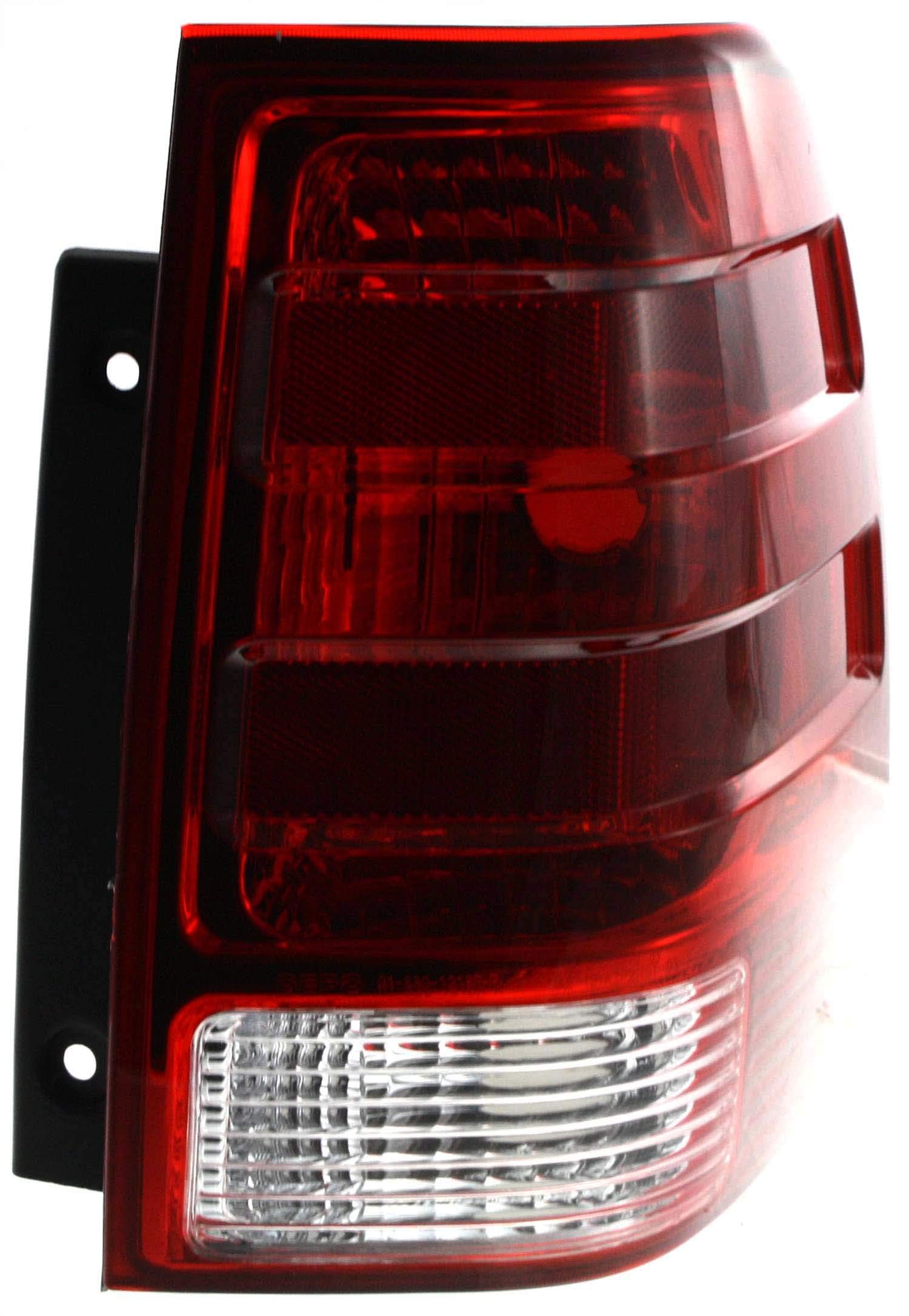 Evan Fischer Tail Light Lens and Housing Compatible with 2003-2006 Ford Expedition Passenger Side