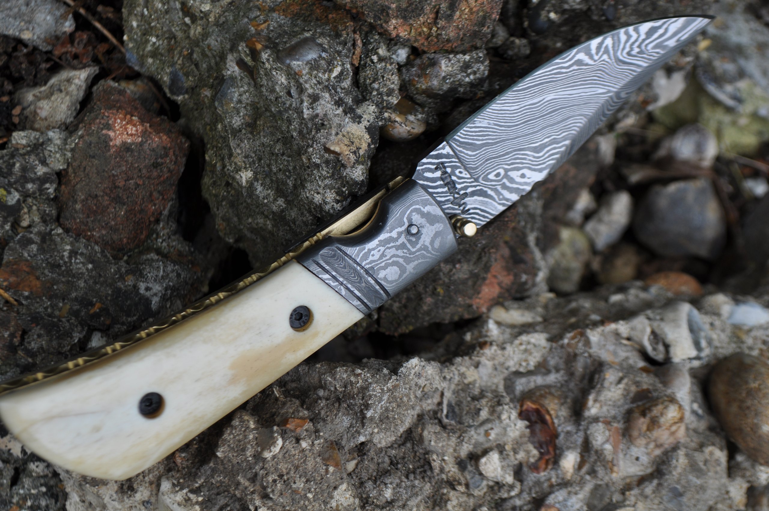 Perkin- Handmade Damascus Pocket Knife - Beautiful Folding Knife