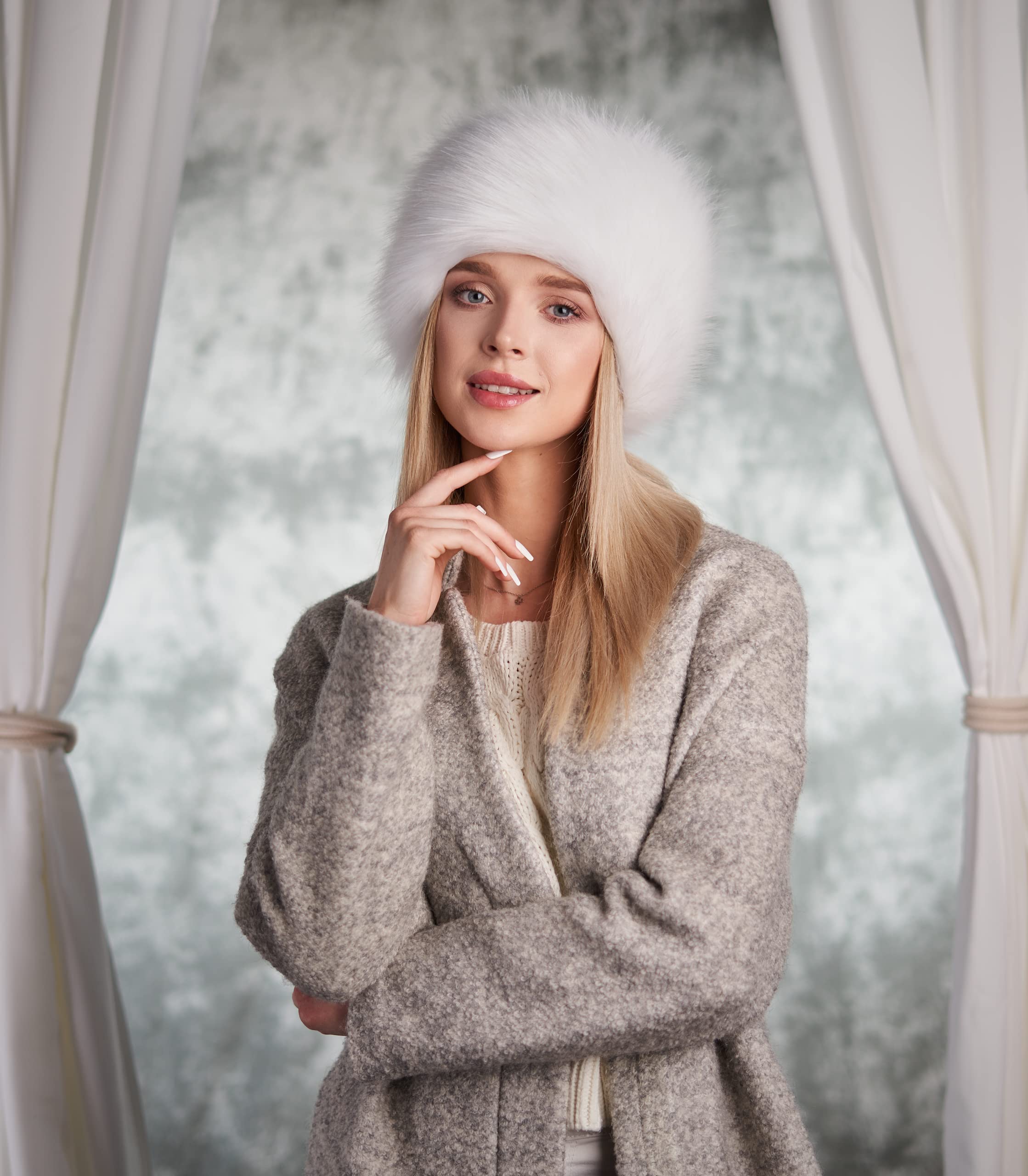 Futrzane Classic Cossack Hat - Faux Fur Hats for Women - Warm Furry Russian Hat (M, White Classic)