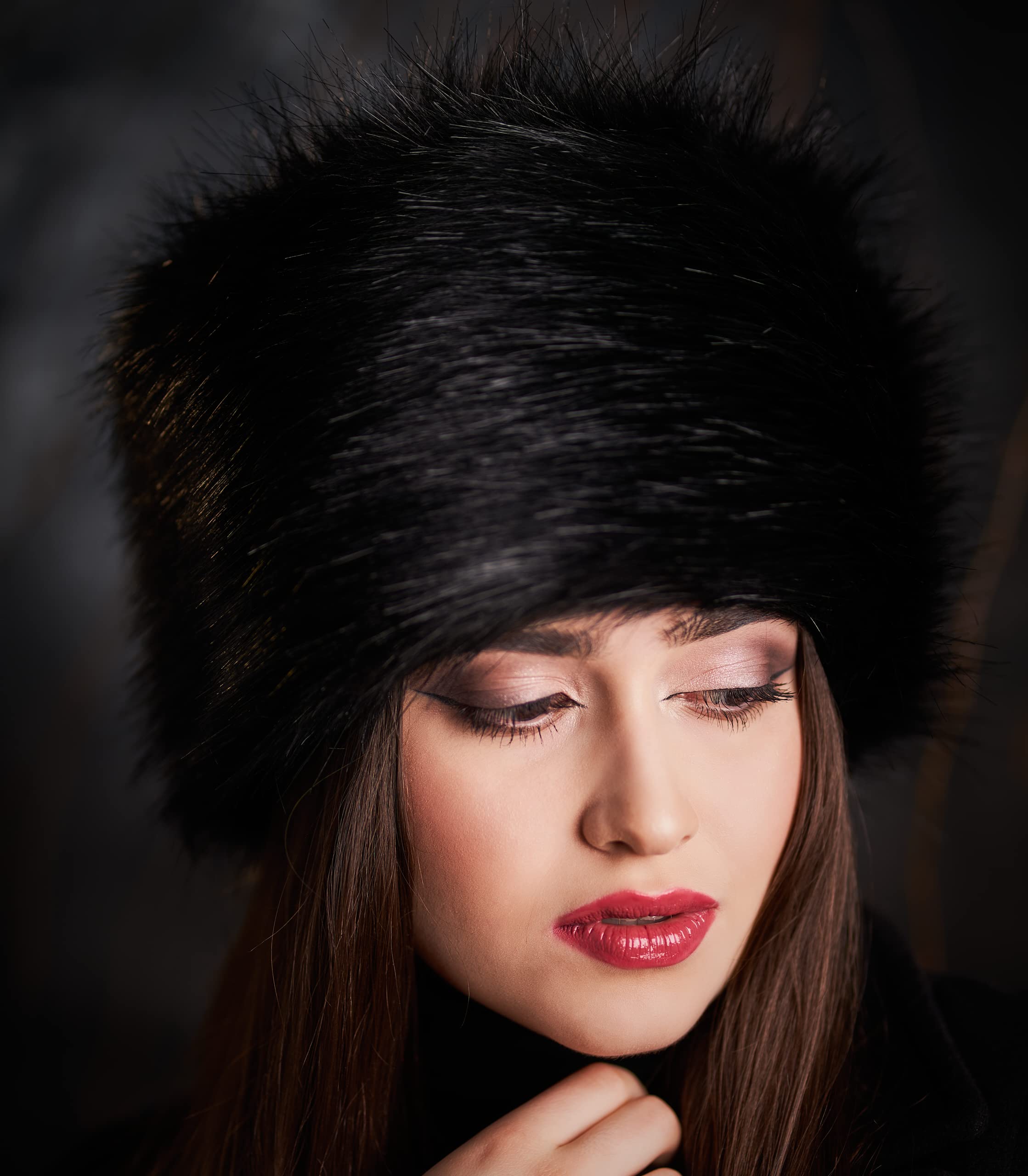 Futrzane Classic Cossack Hat - Faux Fur Hats for Women - Warm Furry Russian Hat (M, Black Classic)