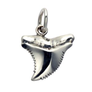 wild things sterling silver shark tooth pendant/charm