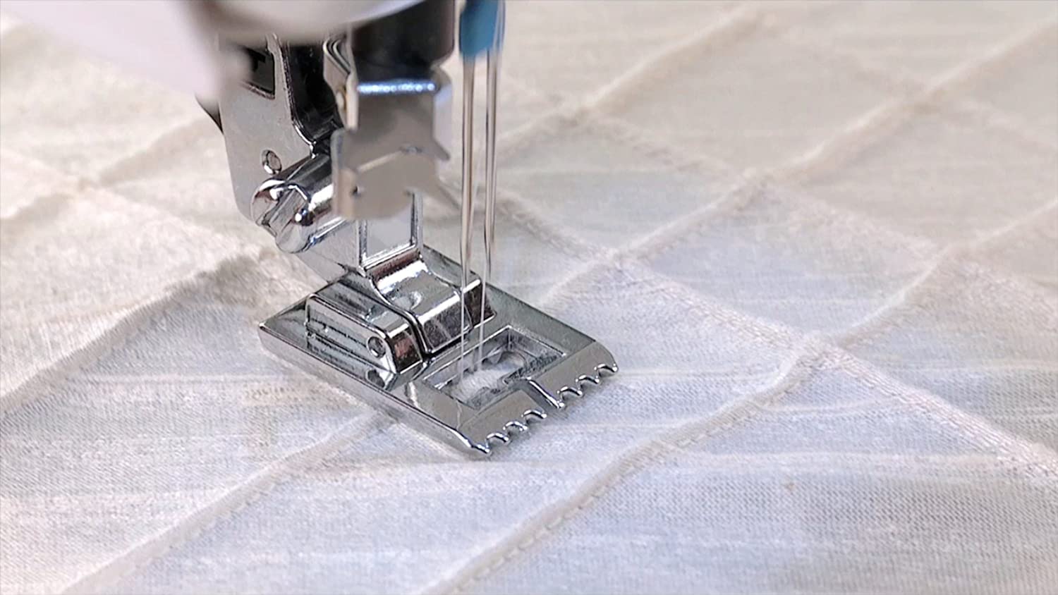 SINGER | Pintuck Presser Foot, Embellish Clothes & Linen, Also Made for Twin Needle Use - Sewing Made Easy