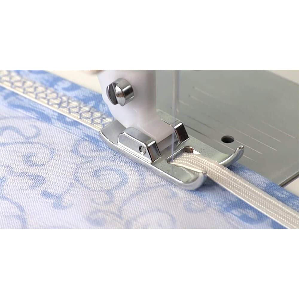 SINGER | All Purpose Presser Foot, Utility & Decorative Stitches, Wide Needle Slot Up to 7mm Stitch Width - Sewing Made Easy