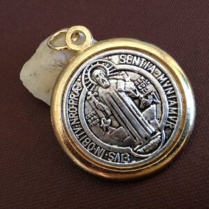 hand made St Benedict Jubilee Exorcism Medal 1.5 inch Two Tone with Prayer Card/MRT/Medal Pendant/medalla de San Benito en Dos tonos con tarjetita de oracion