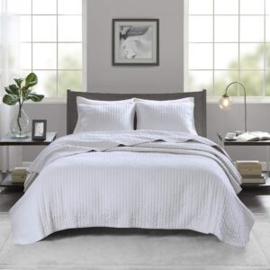 madison park keaton quilt set-casual channel stitching design all season, lightweight coverlet bedspread bedding, shams, twin/twin xl(68"x90"), stripe white, 2 piece