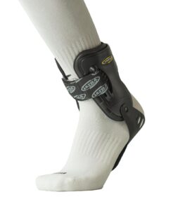 ultra high-5® ankle brace – advanced reinforcement & recovery for chronic ankle instability & reoccurring joint pain, versatile fit for both ankles, ideal for athletes & active lifestyles