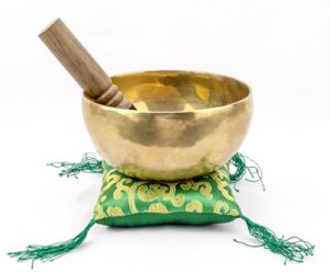 6-inch handmade tibetan singing bowl ~ superb b crown chakra balancing ~ best use for meditation, sound healing, cleansing, mindfulness & relaxation ~ cushion & sueded leather wooden mallet included