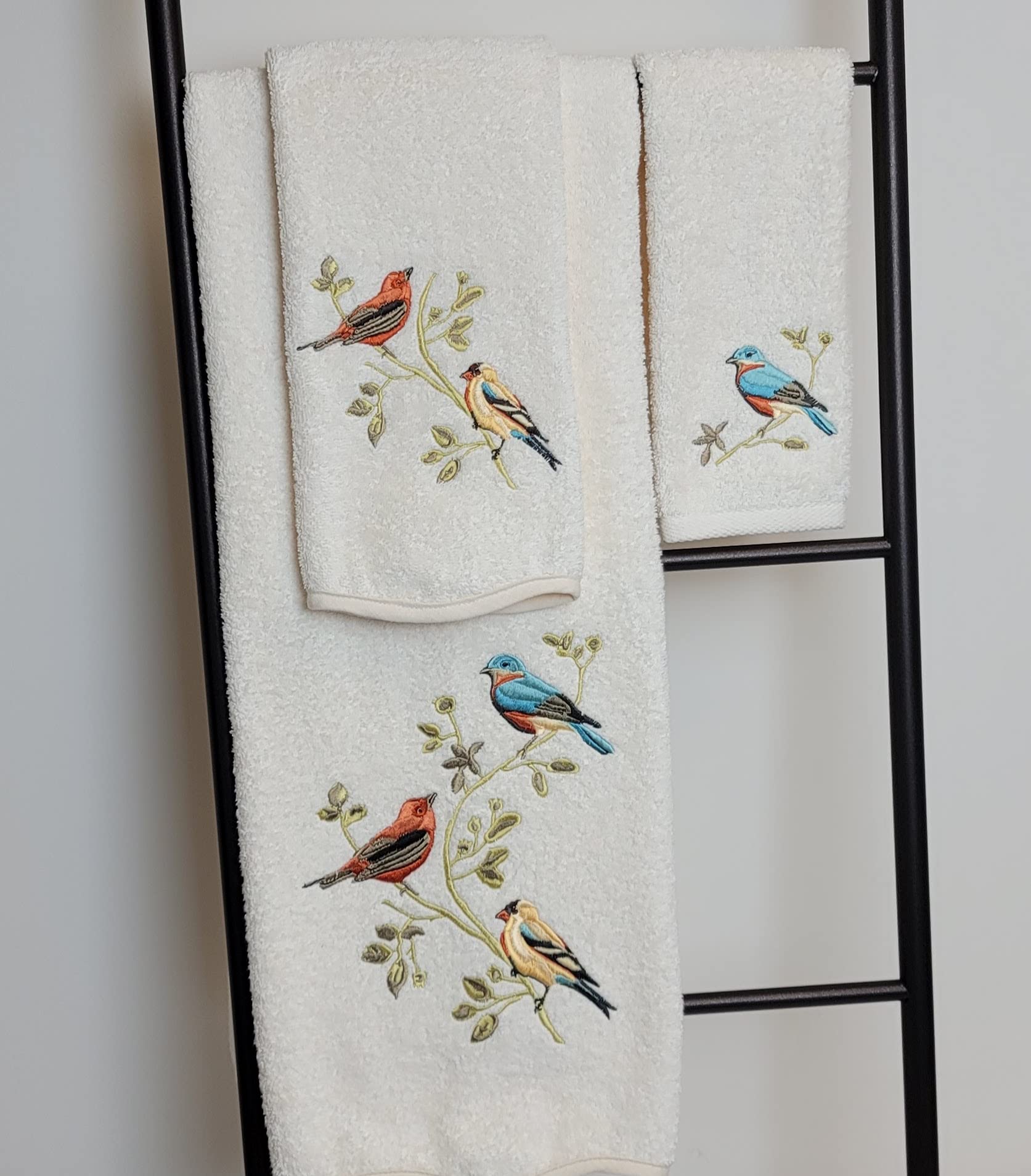 Avanti Linens- Bath Towel, Soft & Absorbent Cotton Towel (Premier Songbirds Collection), Ivory