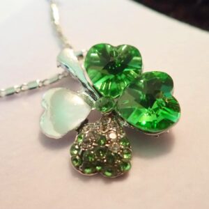 TRUEGOOD Four Leaf Clovers Necklace Crystals,Green Crystal Pendant with Necklace Angel Neckles, 4 Leaf Clover Necklace Eternal love