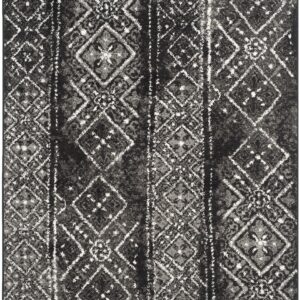 SAFAVIEH Adirondack Collection Area Rug - 5'1" x 7'6", Black & Silver, Moroccan Boho Distressed Design, Non-Shedding & Easy Care, Ideal for High Traffic Areas in Living Room, Bedroom (ADR111C)