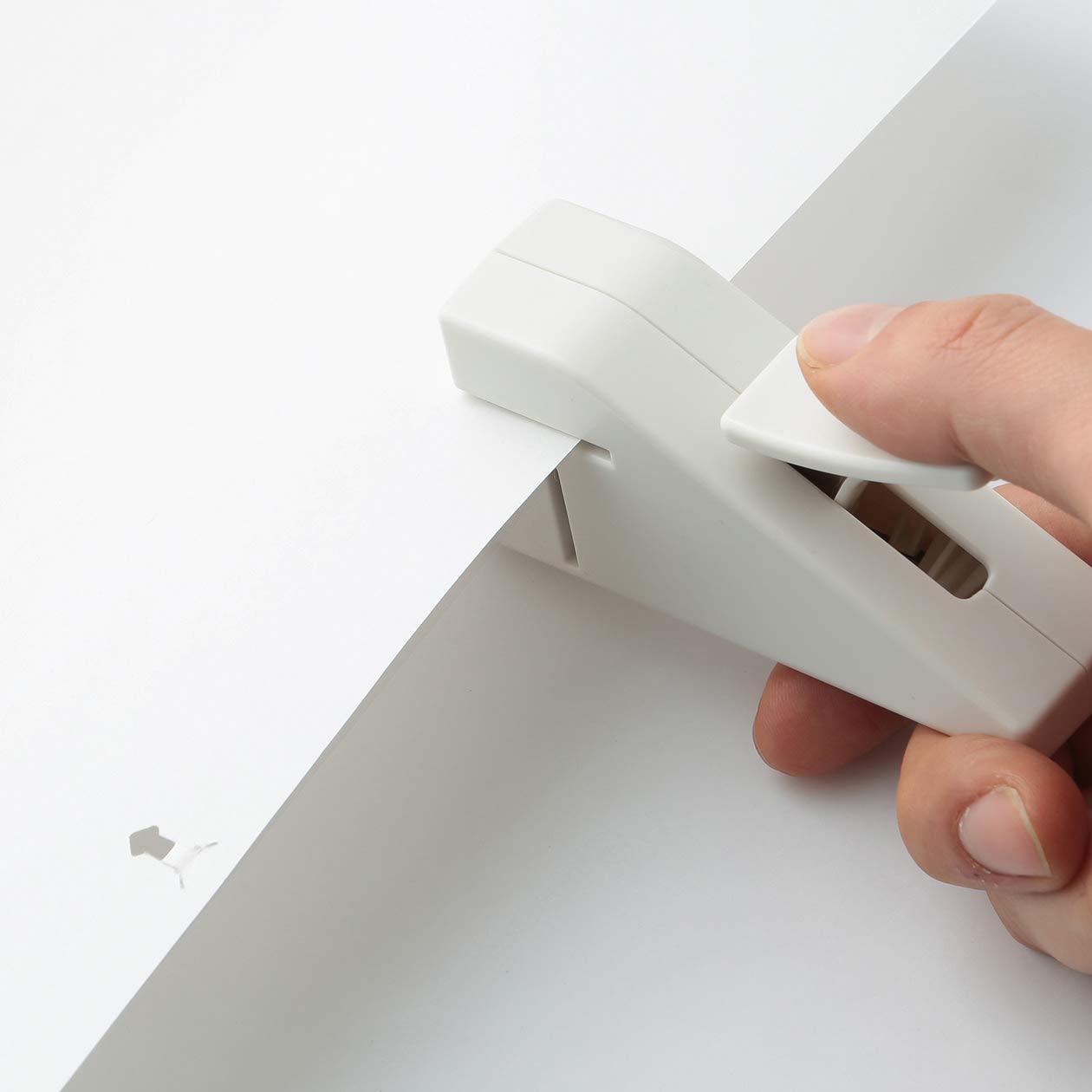 MUJI Stapleless Stapler White