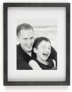 displays2go wood matted picture frames for wall mount use (set of 2), 8 by 10", black