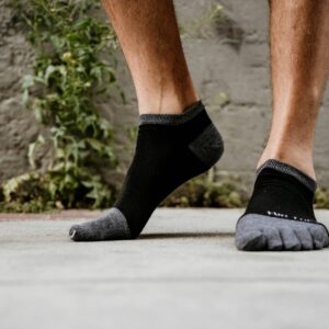 FUN TOES Men's Toe Socks Barefoot Running Socks-Pack of 6 Pairs- shoe Size 6-12.5 (Black/Gray), 10-13