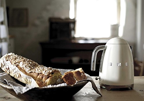 Smeg KLF01CRUS 50's Retro Style Aesthetic Electric Kettle, Cream