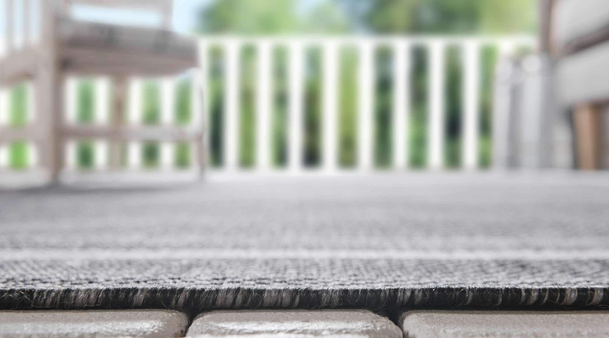 Unique Loom Outdoor Border Collection Area Rug - Soft Border (7' 1" x 10' Rectangle, Black/ Ivory)