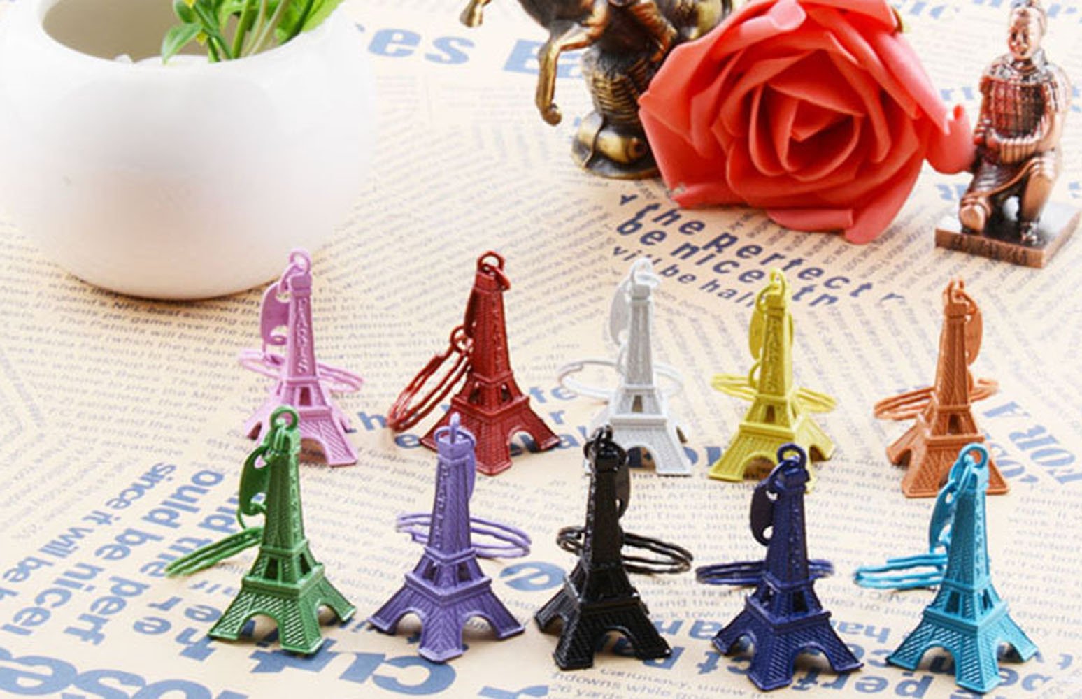 yueton Pack of 10 Retro Mini Colorful Retro Eiffel Tower Model Key Holder Metal Split Key Ring Keyring