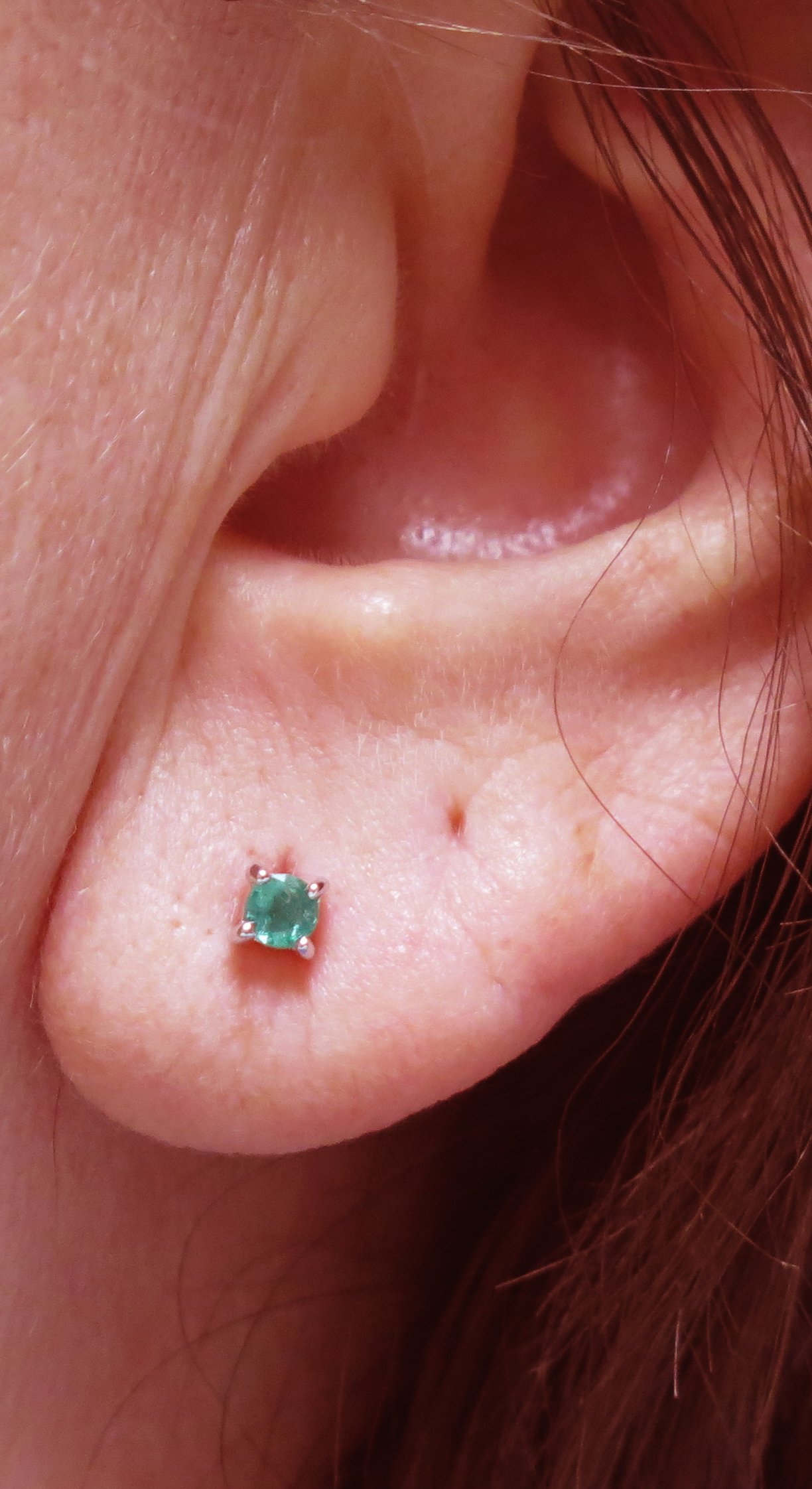 14k White Gold Round 4 Prong Genuine Emerald Stud Earrings