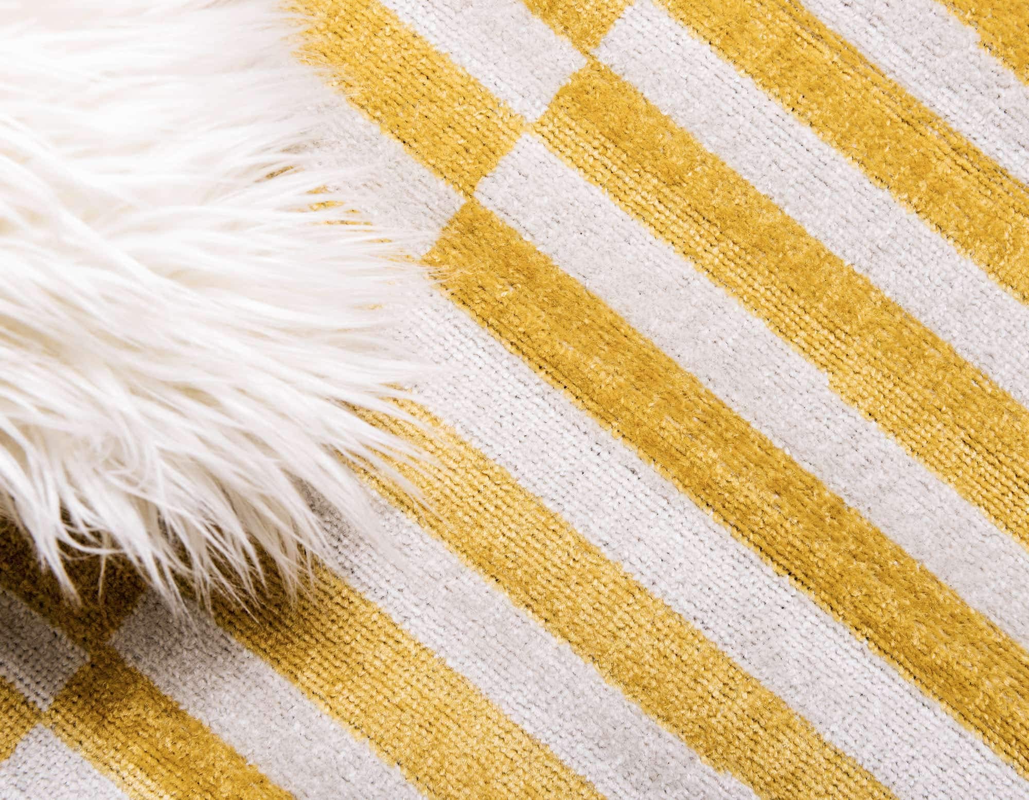 Unique Loom Williamsburg Collection Casual Transitional Thick Alternating Stripes Area Rug, 4 x 6 ft, Yellow/Beige