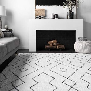 nuLOOM Beaulah Modern Trellis Shag Area Rug, 7' 6" x 9' 6", White