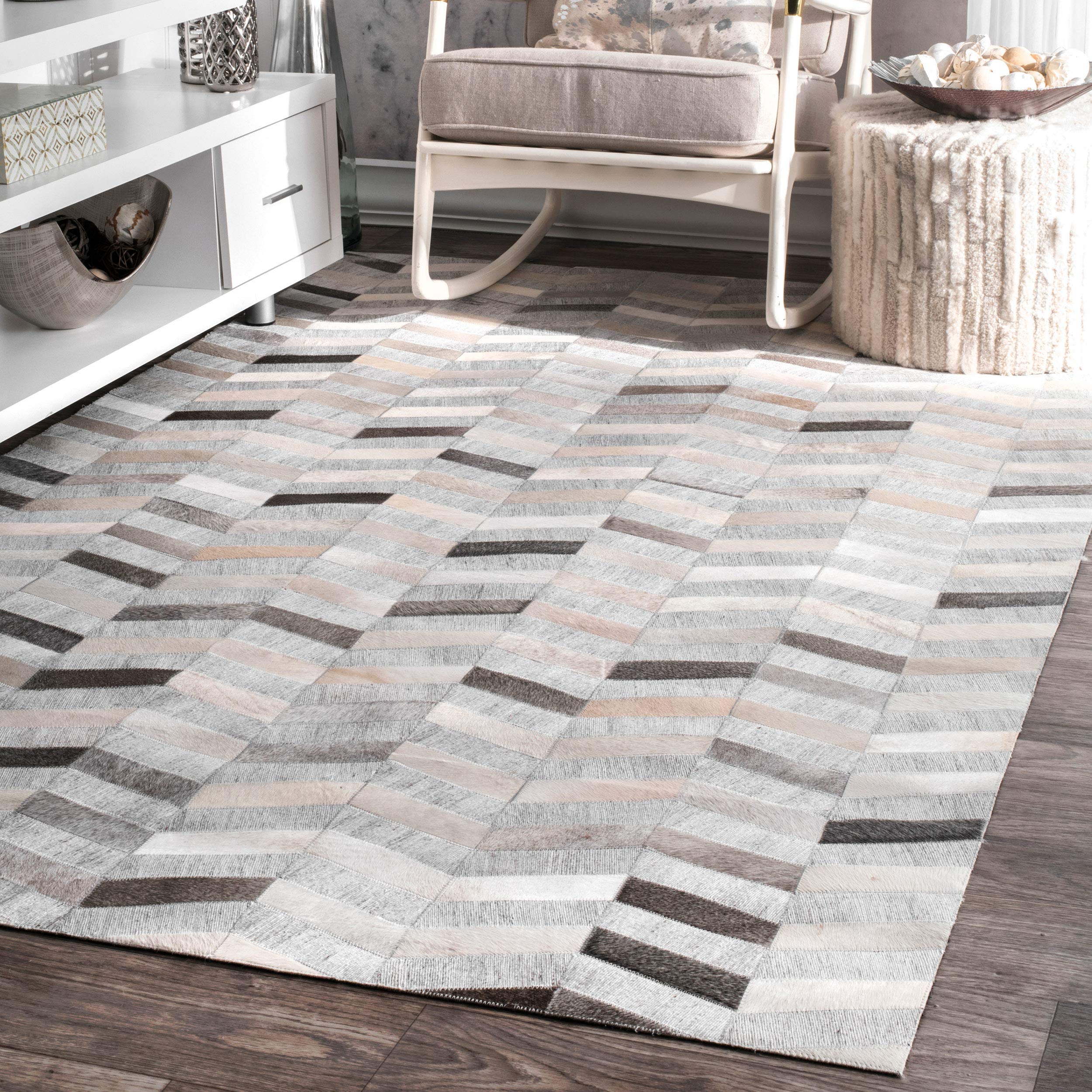 nuLOOM Cece Contemporary Cowhide Area Rug, 8x10, Silver