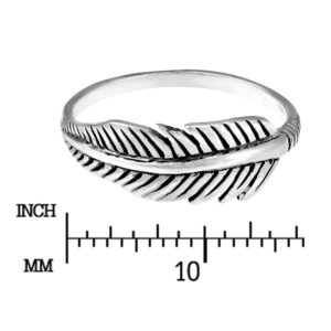 AeraVida Vintage Chic Feather Leaf Unisex .925 Sterling Silver Band Ring (8.5) | Elegant and Stylish Feather Motif Jewelry Accessory for Men and Women