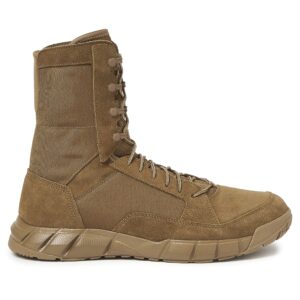 oakley men's coyote leather light assault boot 2 with nylon laces lock system and breathable synthetic material sized 6