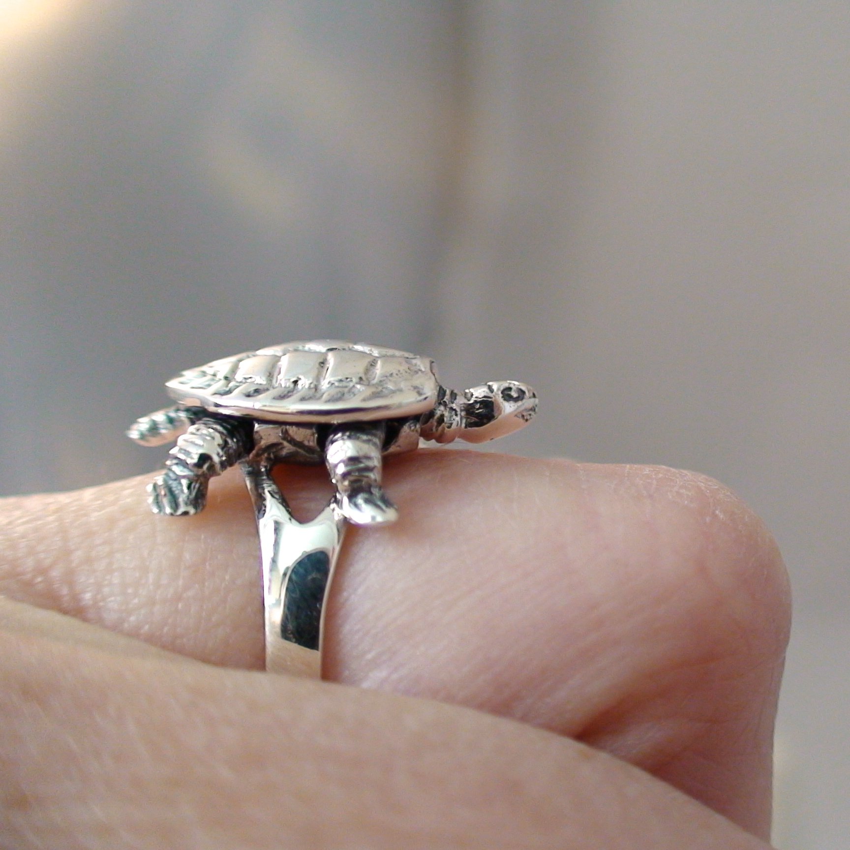 FashionJunkie4Life Sterling Silver Turtle Ring, Sizes 6-9, Tortoise Rings (9)