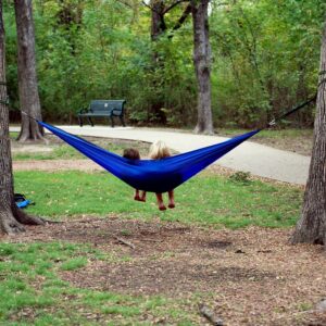 Oak Creek Lost Valley Camping Hammock. Bundle Includes Mosquito Net, Rain Fly, Tree Straps, Compression Sack. Weighs Four Pounds, Perfect for Camping. Lightweight Nylon Single Hammock.