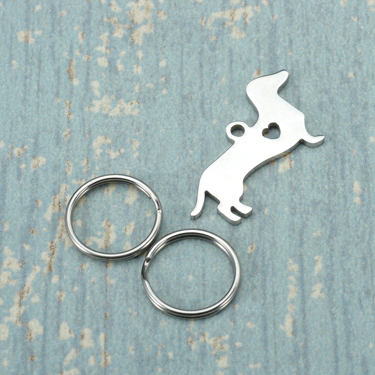 HOUSWEETY 1pc Stainless Steel Dachshund Pendant Keychains Key Rings Pets Jewelry Women Charms Gift 3x1.6cm