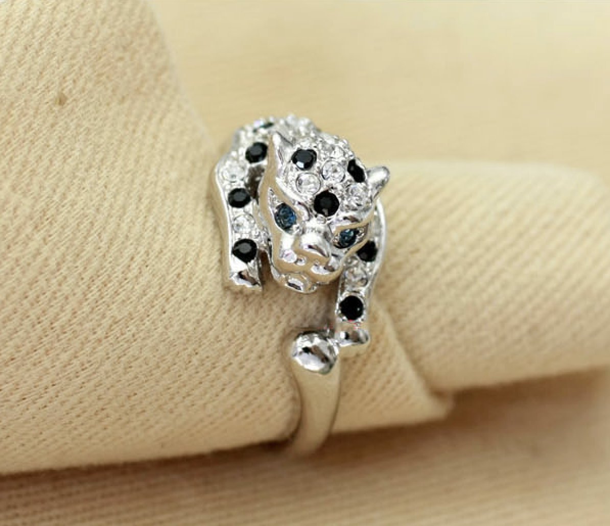 White Gold Plated Animal Leopard Ring with Clear and Black Cubic Zirconia Jaguar Sport Dots Fashion Jewelry for Women (9)