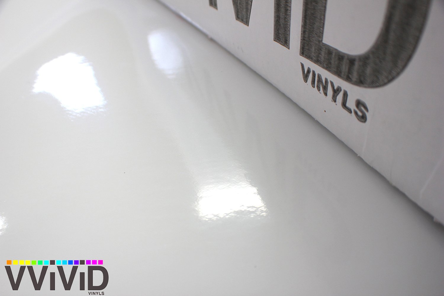 White High Gloss Realistic Paint-Like Microfinish Vinyl Wrap Roll with VViViD XPO Air Release Technology (3ft x 5ft)