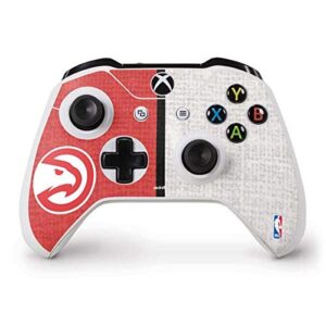 skinit decal gaming skin compatible with xbox one s controller - officially licensed nba atlanta hawks canvas design