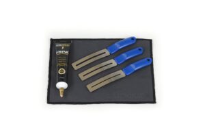 musicnomad 5 pc. frine fret polishing kit with fretboard guards, polish, cloth (mn124)