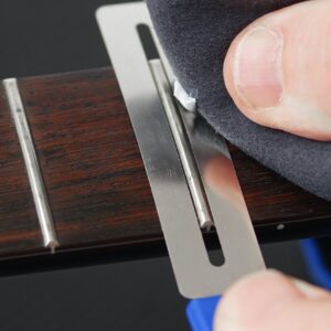 MusicNomad 5 pc. FRINE Fret Polishing Kit with Fretboard Guards, Polish, Cloth (MN124)