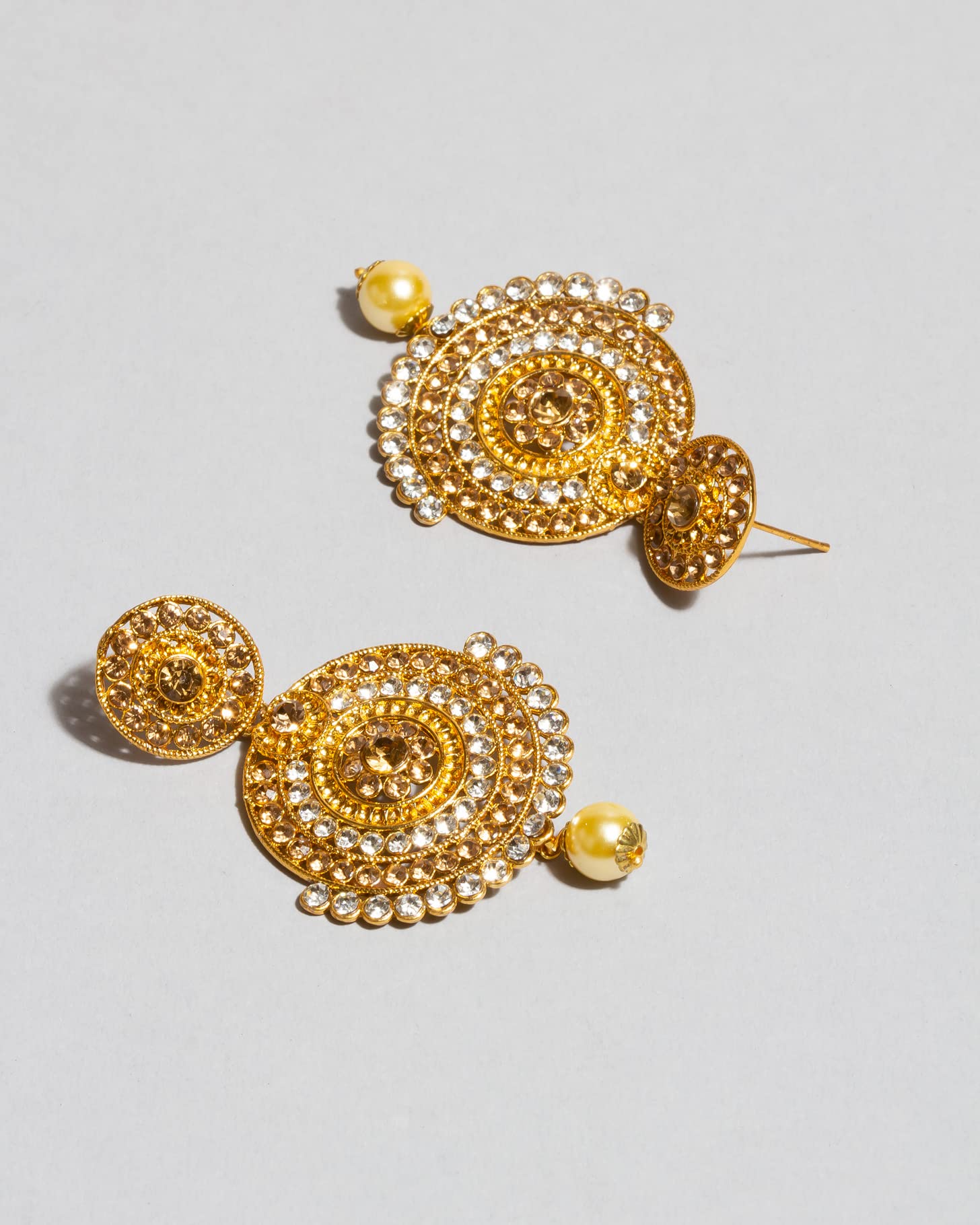 Bindhani Round Golden Mix White Stone Round Earrings & Indian Maang Tikka For Women