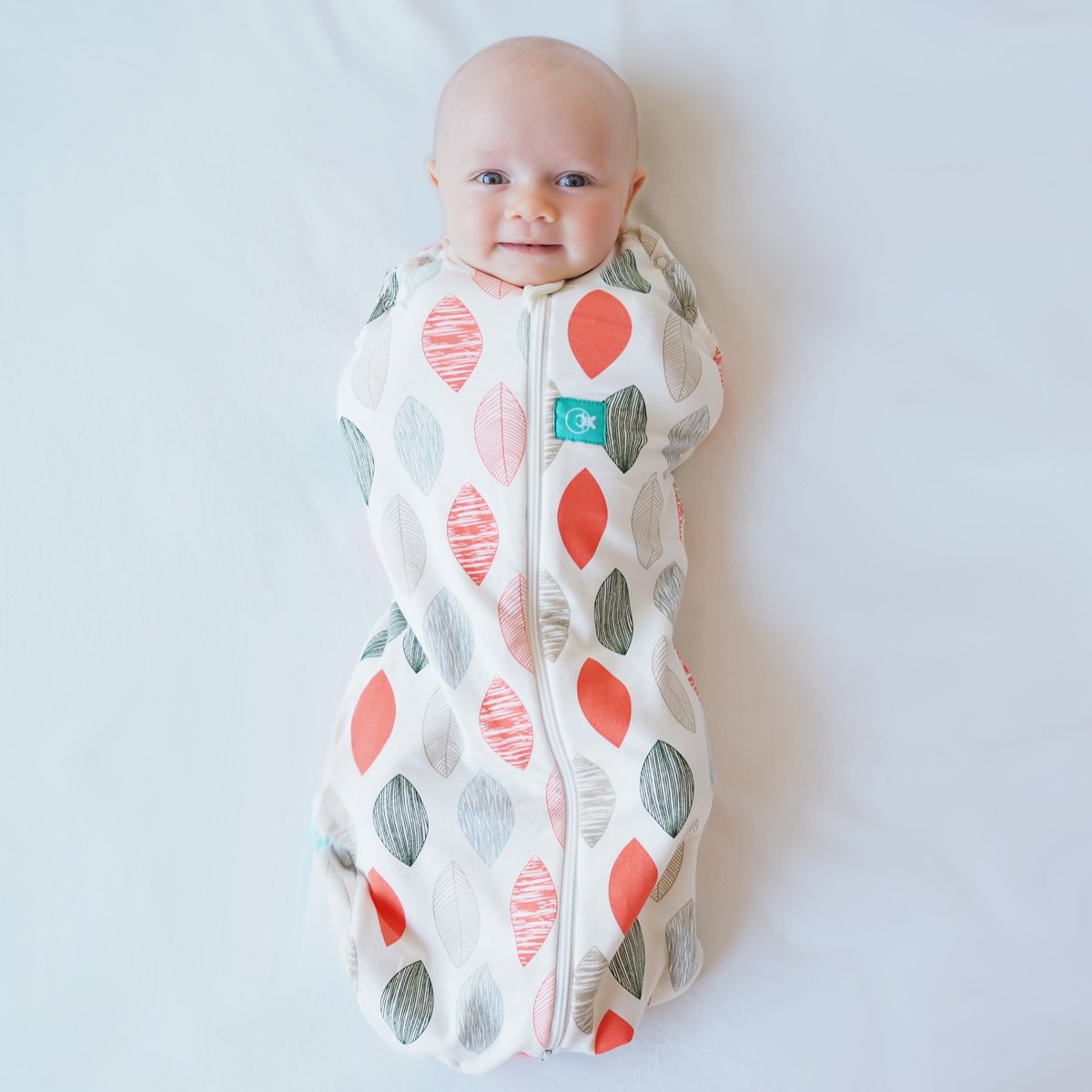 ergoPouch 0.2 tog Baby Sleep Sack 0-3 months - Baby Sleeping Sack for Warm & Cozy nights - Cocoon Swaddle Sack Baby Keeps Calm & Relaxed (Blush Leaf)