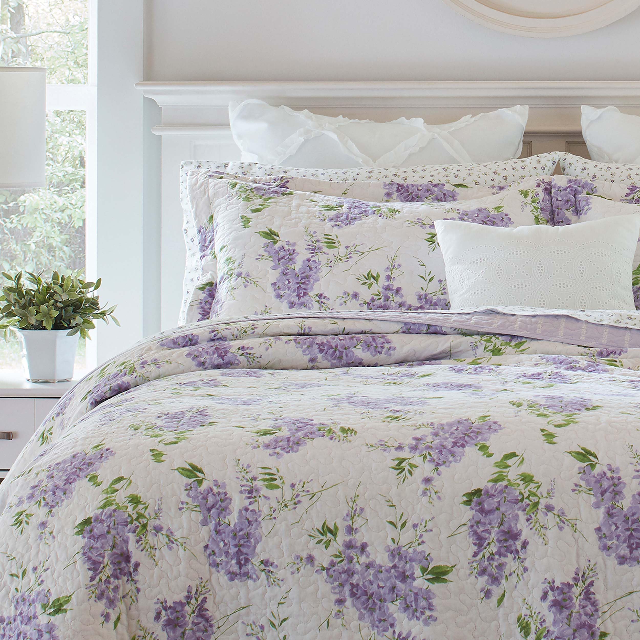 Laura Ashley - Queen Quilt Set, Reversible Cotton Bedding with Matching Shams, Lightweight Decor for All Seasons (Keighley Lilac, Queen)