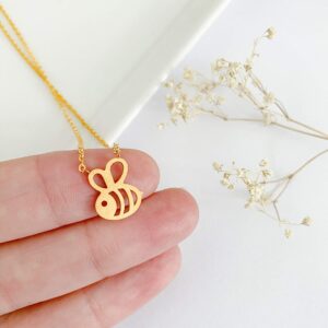 Altitude Boutique Bumble Bee Necklace, Honey Bee Necklace MotherÍs Day, Birthday, Engagement, ValentineÍs Day, Anniversary (Gold)