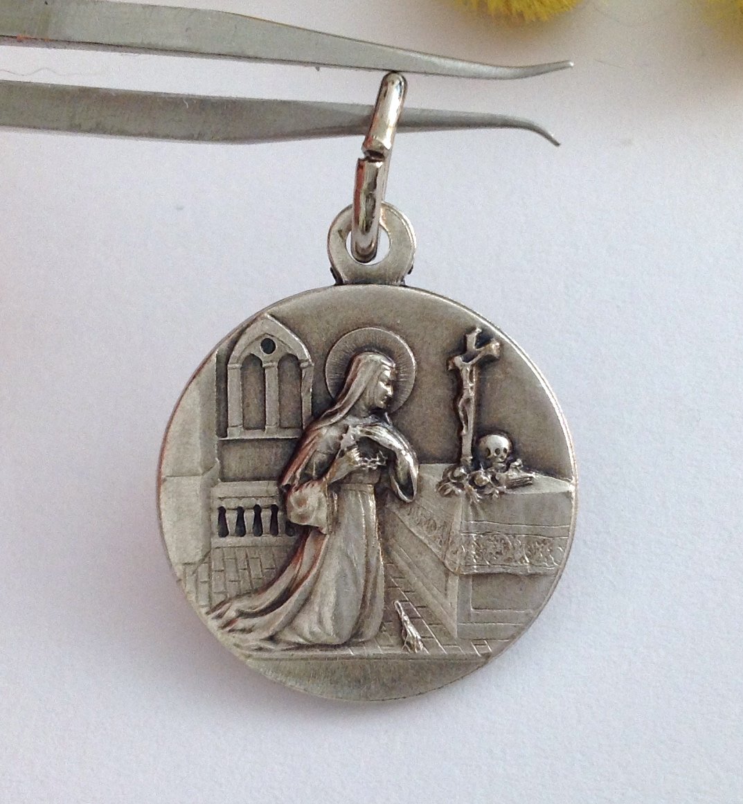 SAINT RITA FROM CASCIA MEDAL - THE PATRONESS OF LOST AND IMPOSSIBLE CAUSES - 100% MADE IN ITALY (Round Shape)