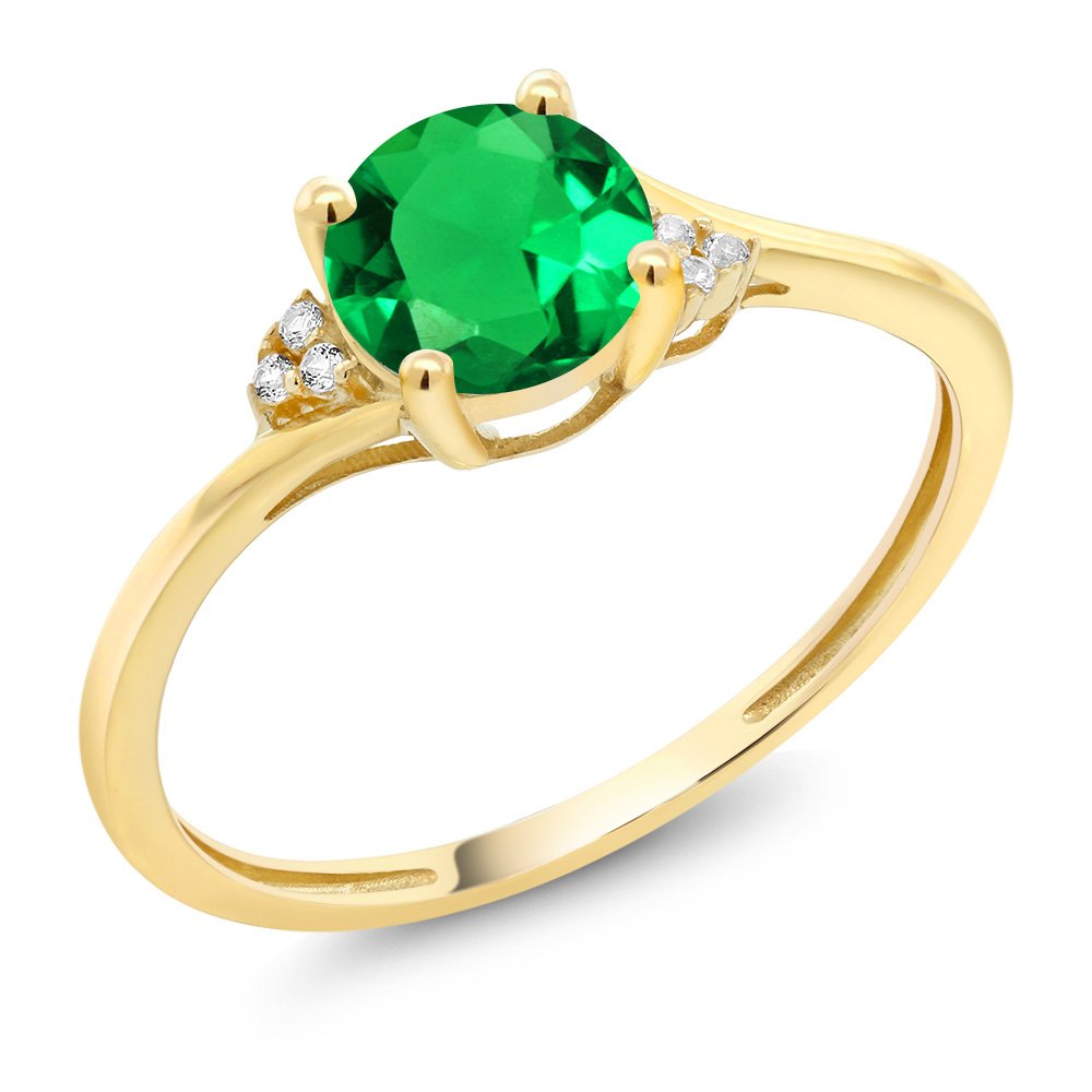 Gem Stone King 10K Yellow Gold Green Simulated Emerald and Diamond Accent Women Engagement Ring 0.82 Ctw (Size 9)