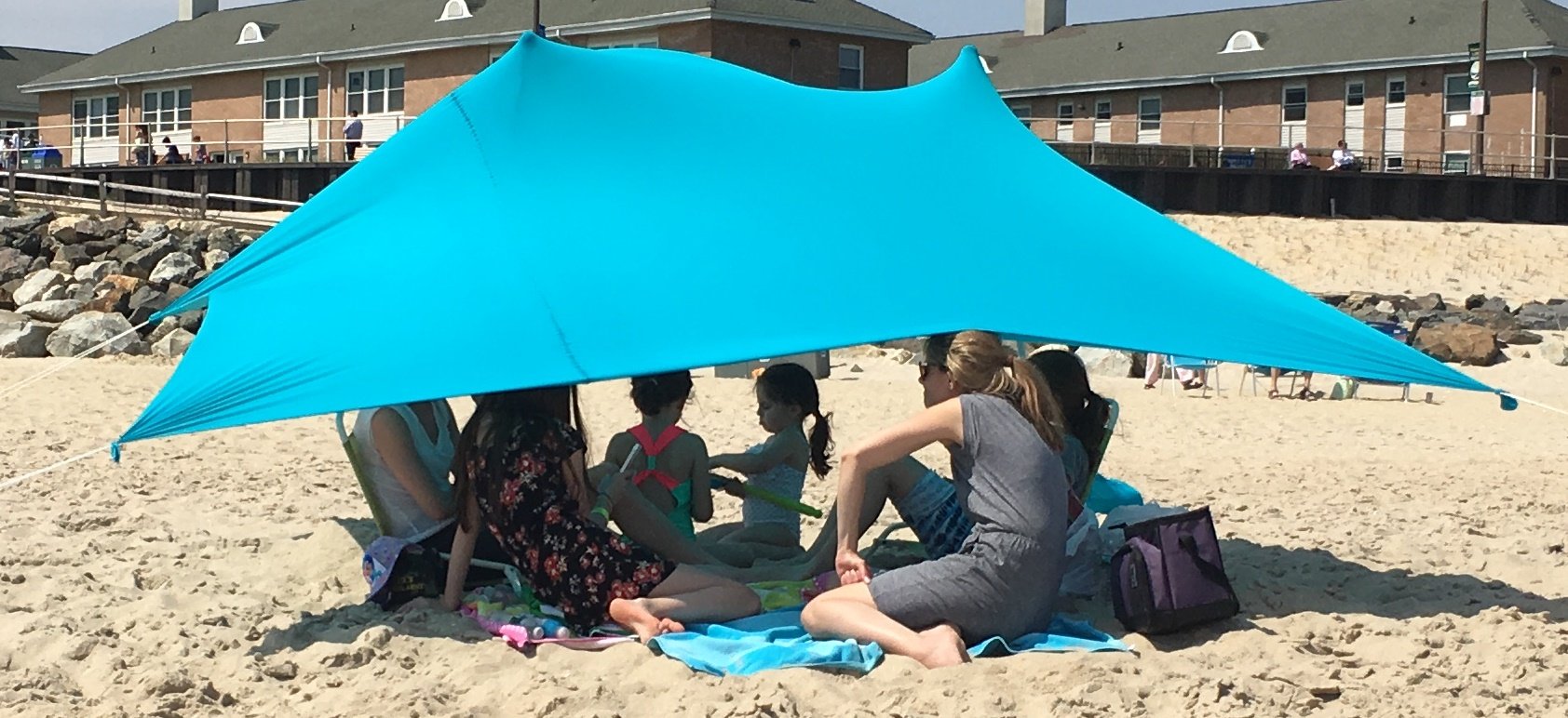 eZthings® UV Light Sun shade Protection Beach Shelters - Lightweight Tent Canopy with Sandbag Anchors (Light Blue, 7.5 x 7.5 ft - 6 ft Tall)