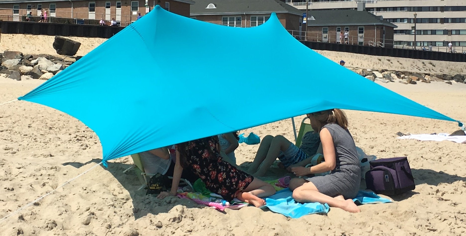 eZthings® UV Light Sun shade Protection Beach Shelters - Lightweight Tent Canopy with Sandbag Anchors (Light Blue, 7.5 x 7.5 ft - 6 ft Tall)