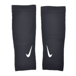 nike zoned support calf sleeves black | silver medium