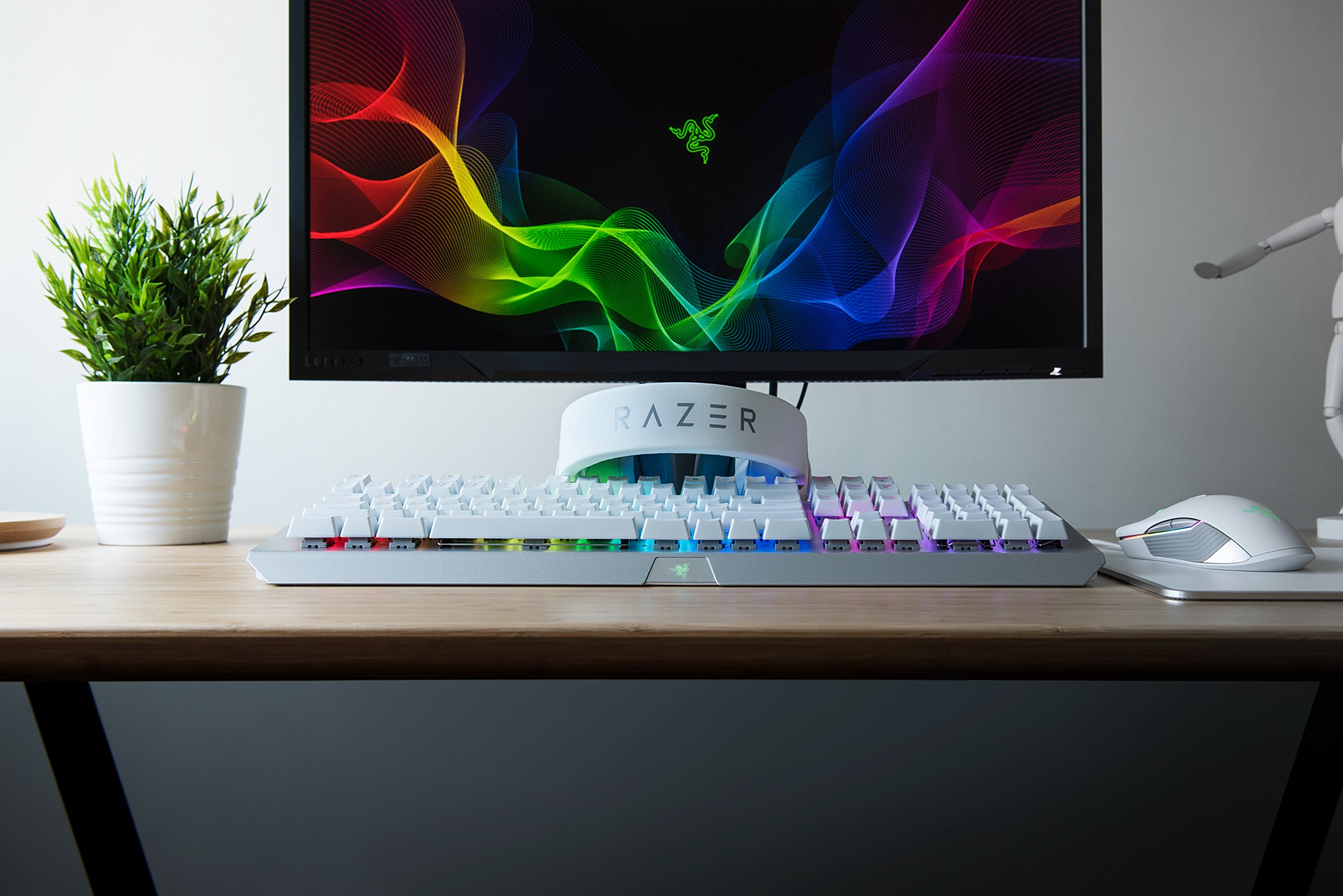 Razer BlackWidow X Chroma Mechanical Gaming Keyboard: Green Key Switches - Tactile & Clicky - Chroma RGB Lighting - Military-Grade Metal Construction - Mercury White