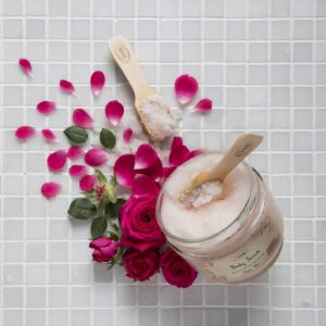 Sabon Body Scrub — Rose Tea | Exfoliating Dead Sea Salt Body Scrub | Bergamot, White Rose, Jasmine | For All Skin Types | 11.3 Oz