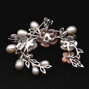 SHAN LI HUA Fashion Accessorices Shell Pearl Flower Brooch Women Safety Pin White Pink