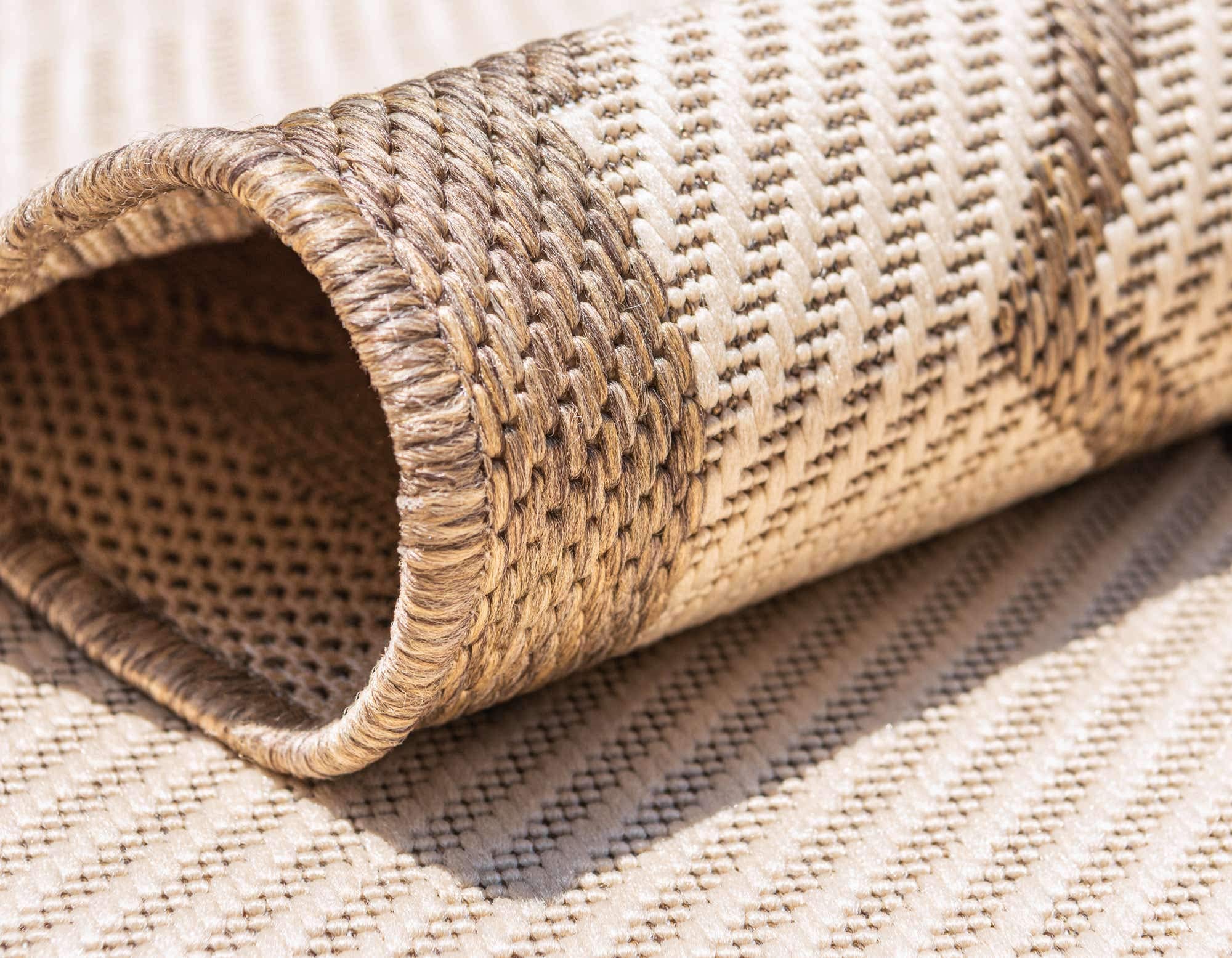 Unique Loom Outdoor Trellis Collection Area Rug - Geometric (6' 1" x 9' Rectangle, Beige/ Brown)